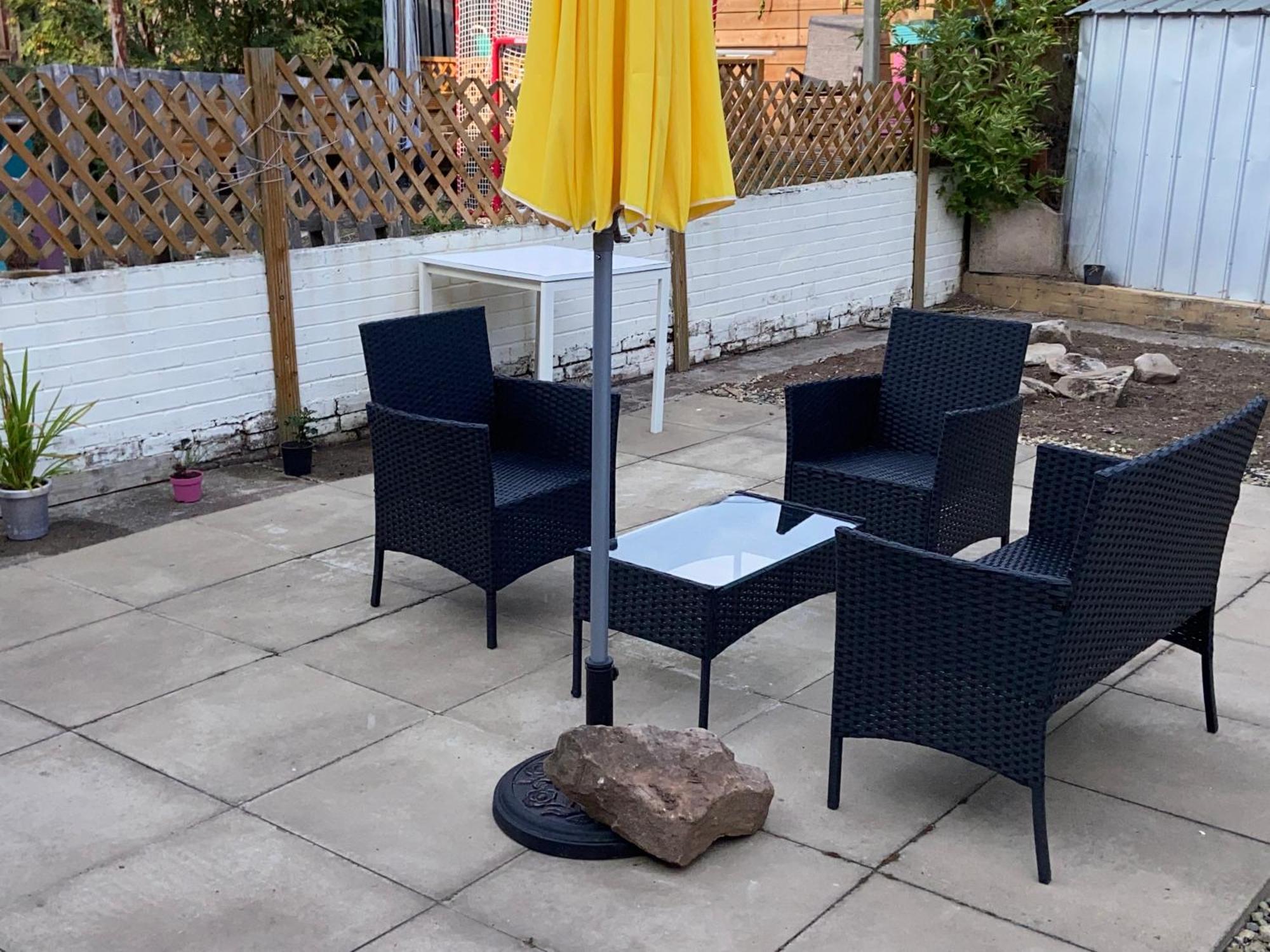 Private Lounge And Double Room Kilwinning Kültér fotó